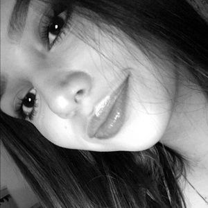 Meet your Posher, Mayra